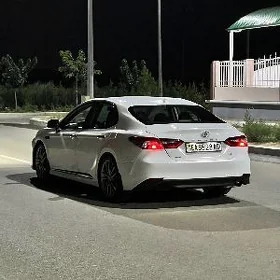 Toyota Camry 2024