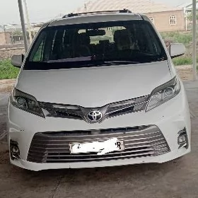 Toyota Sienna 2017