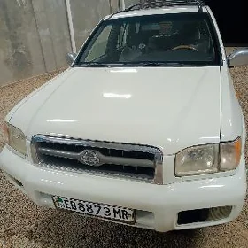Nissan Pathfinder 2000