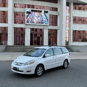 Toyota Sienna 2008