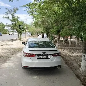 Toyota Camry 2021