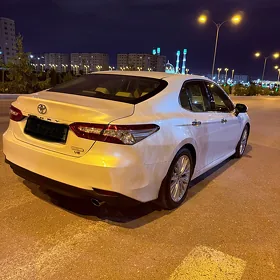 Toyota Camry 2020