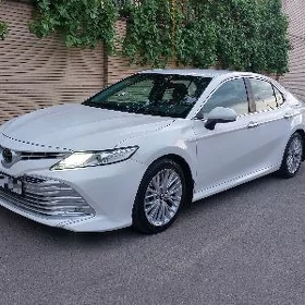 Toyota Camry 2018