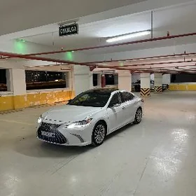 Lexus ES 350 2020