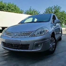 Nissan Versa 2011