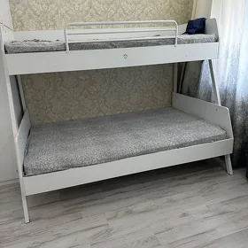 двухъярусная кровать