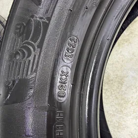 Michelin  235.60.17