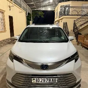 Toyota Sienna 2025