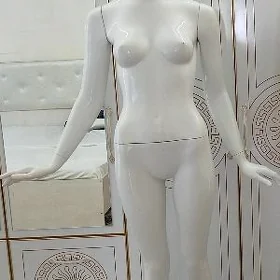model ucin maneken maniken man