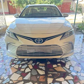Toyota Camry Hybrid 2021