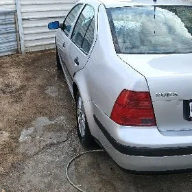 Volkswagen Bora 2003