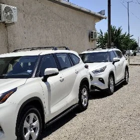 Toyota Highlander 2021