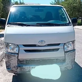 Toyota Hiace 2021