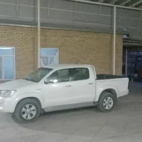 Toyota Hilux 2015