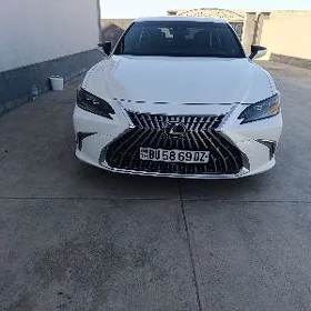 Lexus ES 250 2022