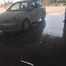Nissan Versa 2012