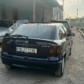 Opel Astra 2000