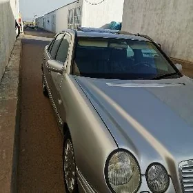 Mercedes-Benz E420 1998