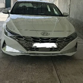 Hyundai Elantra 2022