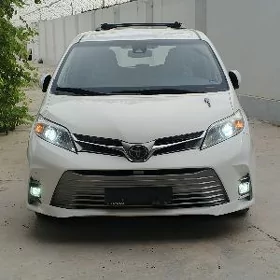 Toyota Sienna 2018