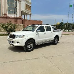 Toyota Hilux 2014