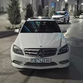 Mercedes-Benz C350 2011