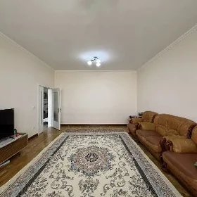 Gurtly 2017 kruguň ýany  157m²