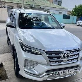 Toyota Fortuner 2025