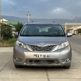 Toyota Sienna 2012