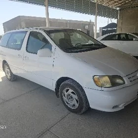 Toyota Sienna 2002