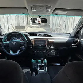 Toyota Hilux 2025