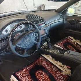 Mercedes-Benz E320 2003