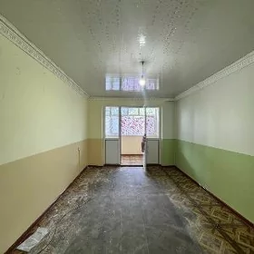 Безмеин 48, 1 комната
