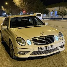 Mercedes-Benz E500 2004