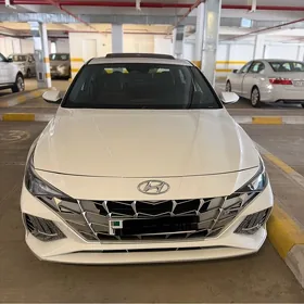 Hyundai Elantra 2021