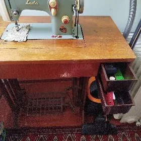швейная машина ножная Лада