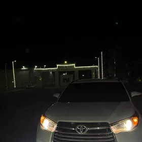 Toyota Highlander 2016