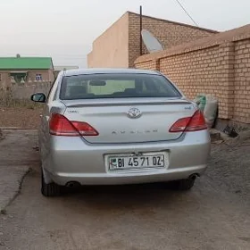Toyota Avalon 2005