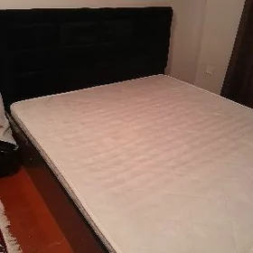 кровать