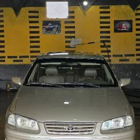 Toyota Camry 2000