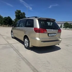 Toyota Sienna 2004
