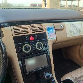 Mercedes-Benz E320 2001