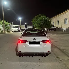 Toyota Camry 2021