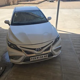 Toyota Camry Hybrid 2021