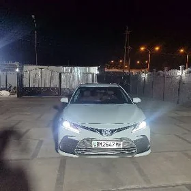 Toyota Camry 2021