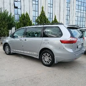Toyota Sienna 2016