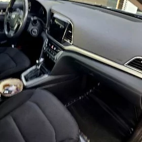Hyundai Elantra 2018