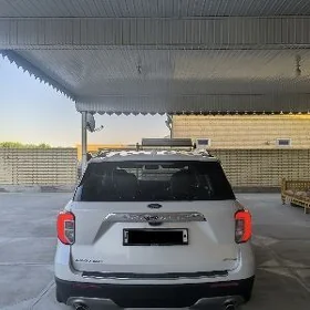 Ford Explorer 2023