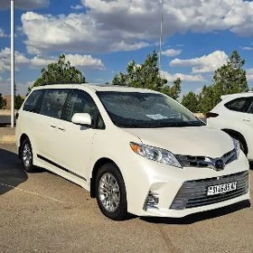 Toyota Sienna 2020