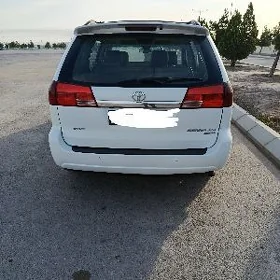 Toyota Sienna 2004